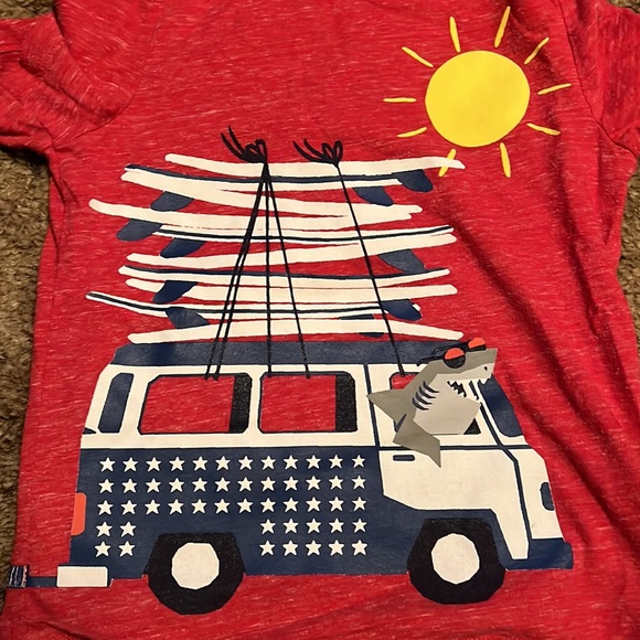 Red shark t-shirt - Picture 2 of 6